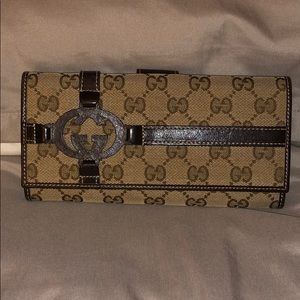 Brown Gucci wallet